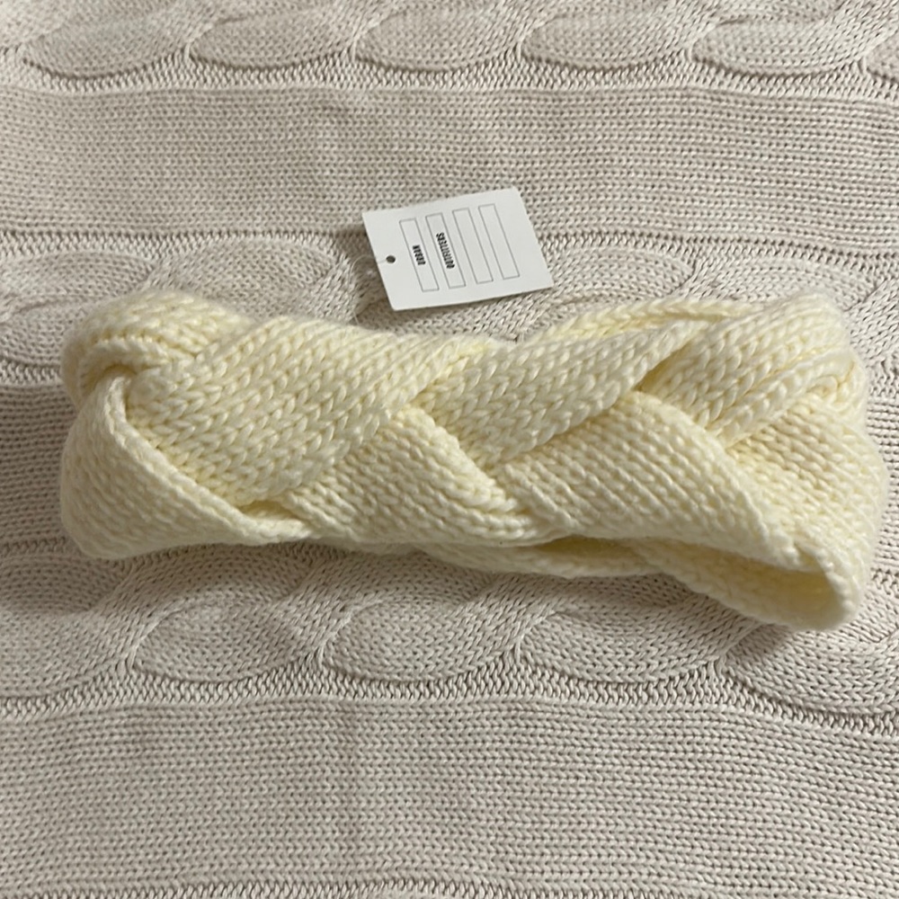 NWT Urban Outfitters Women’s Knit Braid Winter Headband / Ear Warmer Ivory